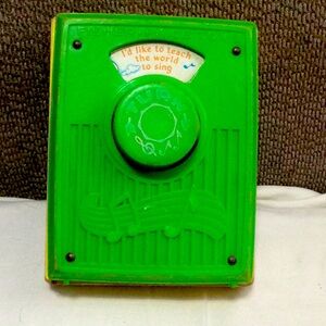 1976. Fisher Price Antique toy radio